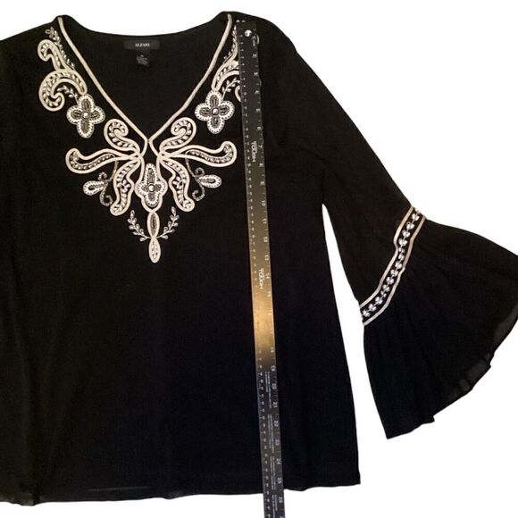 Alfani Embellished Bell Sleeve Black Blouse Embroidered Sequined Top Size M - Picture 4 of 9